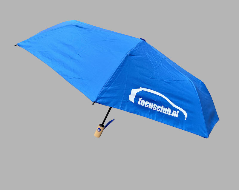 paraplu-blauw-open-met steel.jpg